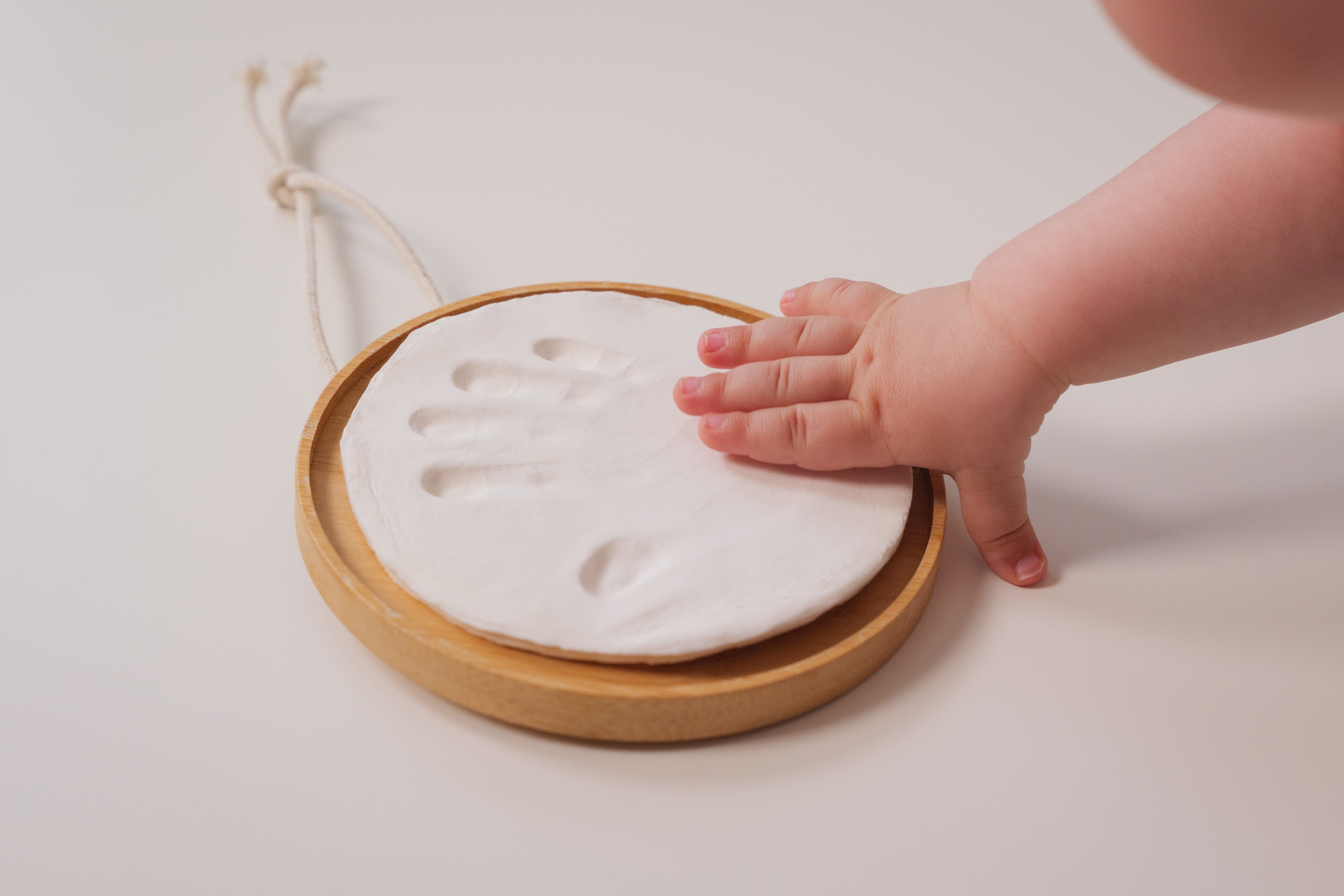 Petit Artichaut Wooden Medallion kit empreinte bébé bois