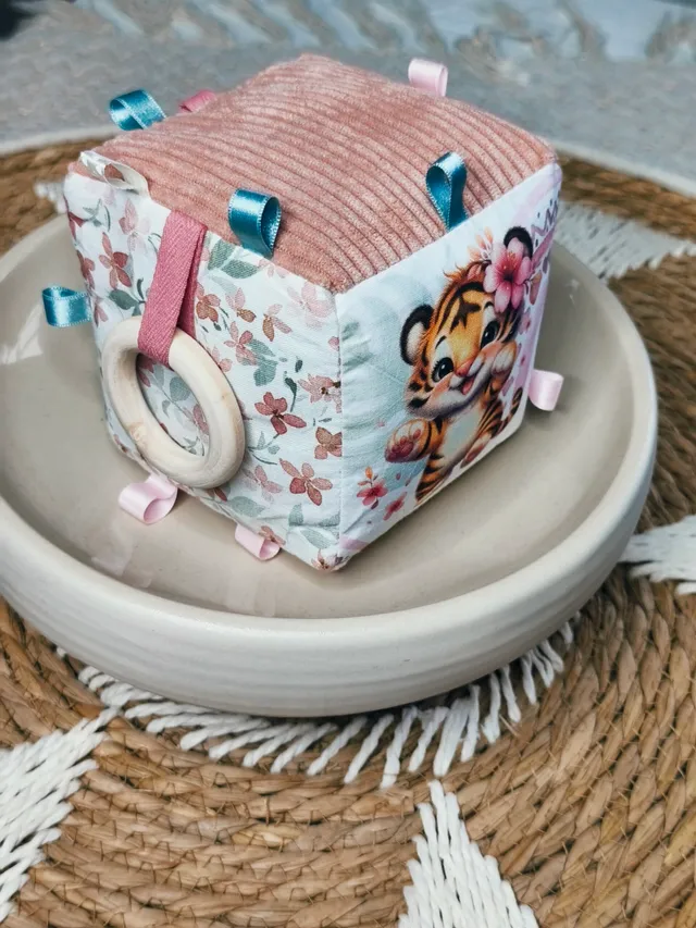 Creat'Angel Cube Sensoriel Bébé Personnalisé Prénom Tissu