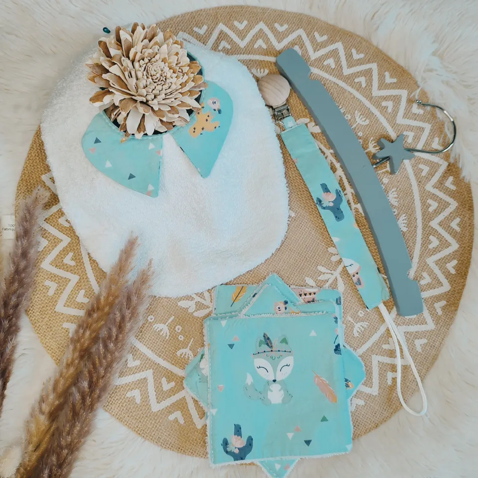 Creat’Angel Coffret naissance bavoir lingettes attache sucette