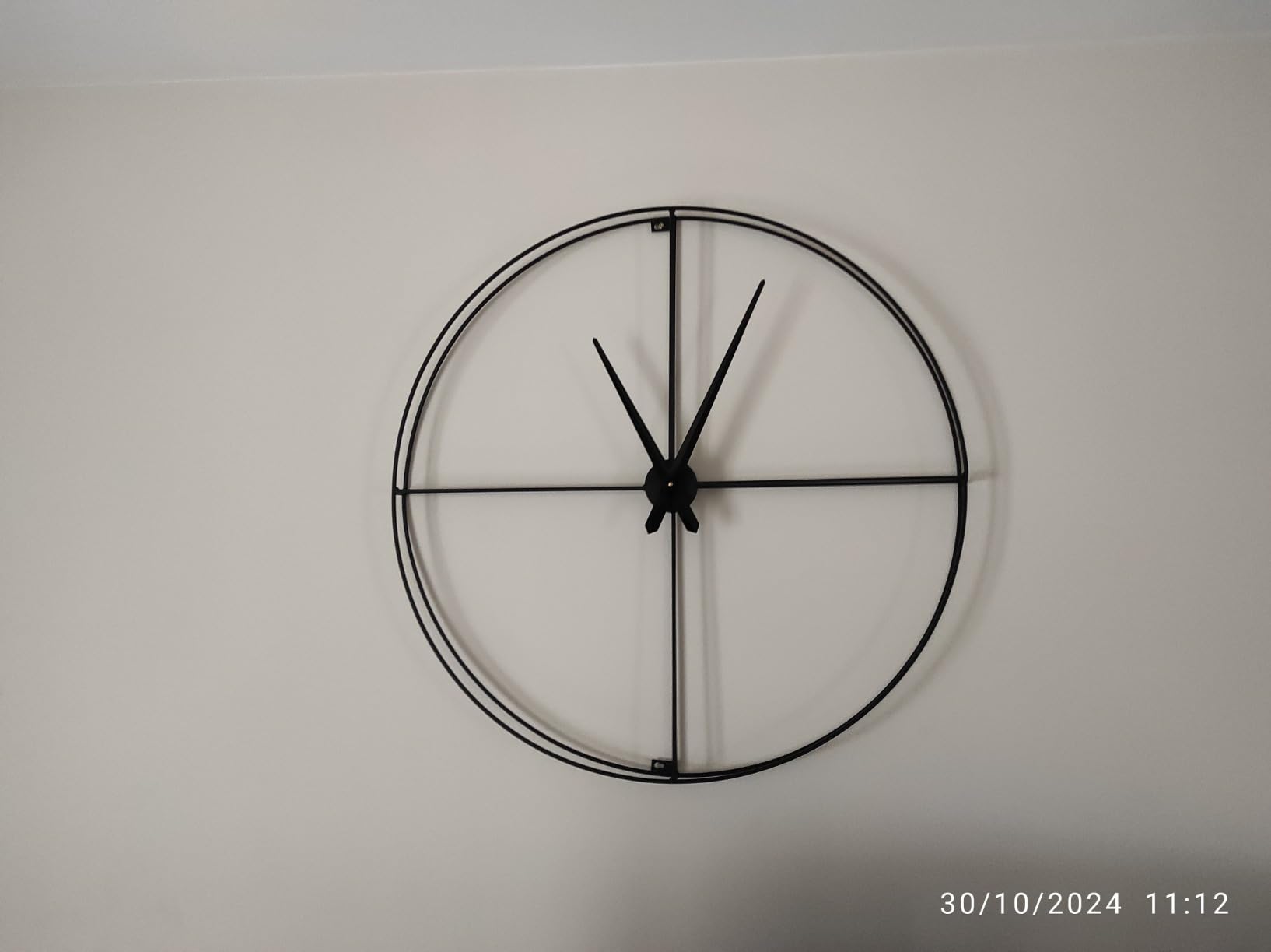 Ceanothe Filaire horloge murale noire 80 cm métal