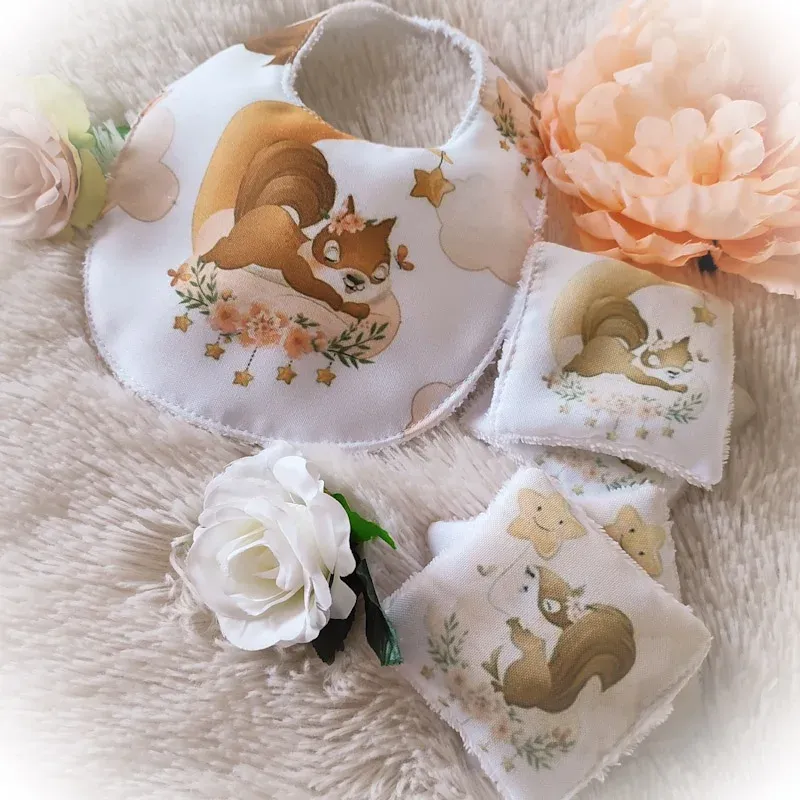 Creat’Angel écureuil coffret naissance bavoir + lingettes