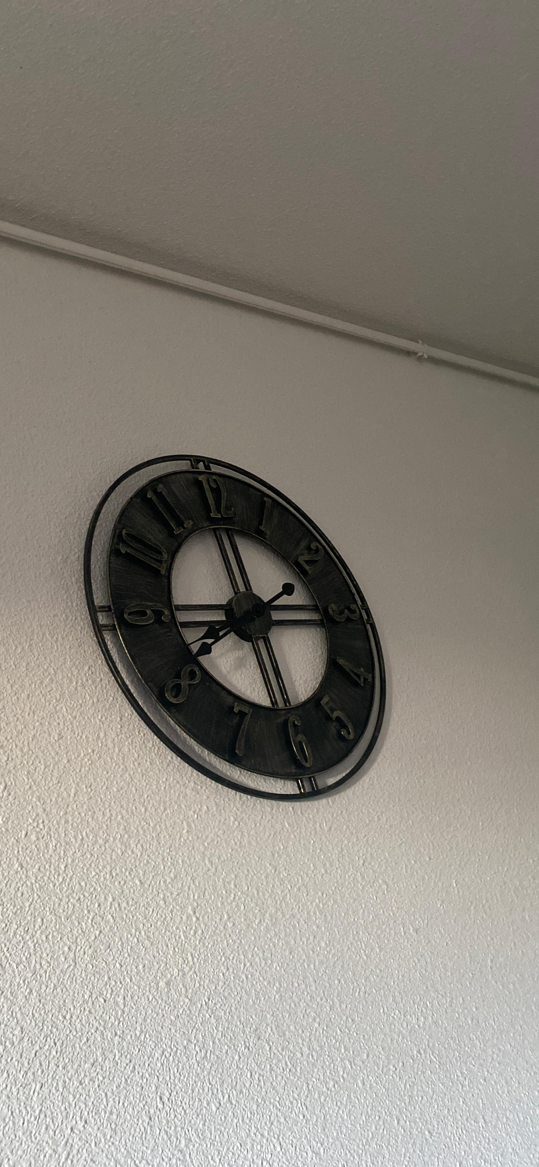 Ceanothe Urbaine horloge 60 cm noir métal contemporaine